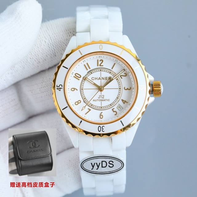 双十一特别推介，香奈儿J12最新款白色陶瓷18 K金色终于上市了 表壳：白色跟黑色精密陶瓷和黄18 K金色表壳 表圈：黄18 K金色白色蓝宝石水晶单向旋 转表圈