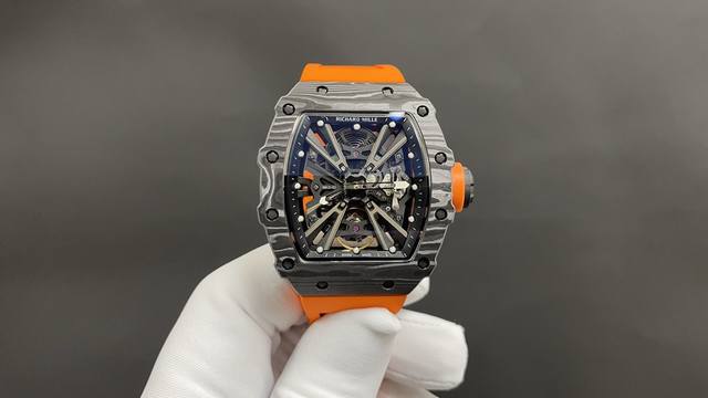 升级V3最高版本 Richard Mille 理查米尔 Rm12-01 一体陀飞轮腕表，材质均为碳纤维与石英纤维材质表壳，分别三种颜色款式：纯黑碳纤维、碳纤维+