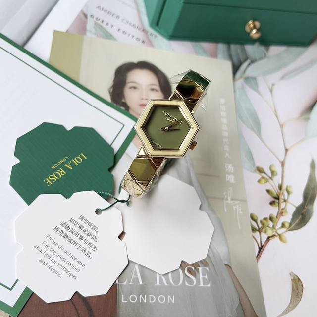新品！！Lola Rose罗拉玫瑰蜂巢系列小众轻奢高级女表！ 此款手表融合经典的Art Deco风格，双宝石表盘，结合闪耀的金色表带！六边形，高精度切割玛瑙与金