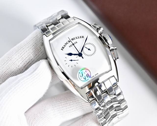 法兰克-Fran Muller表扣：316精钢针扣尺寸：直径40Mm 厚14.50Mm 法兰克Casablanca酒桶系列，一如既往Fm经典厚实的表壳，字面整合