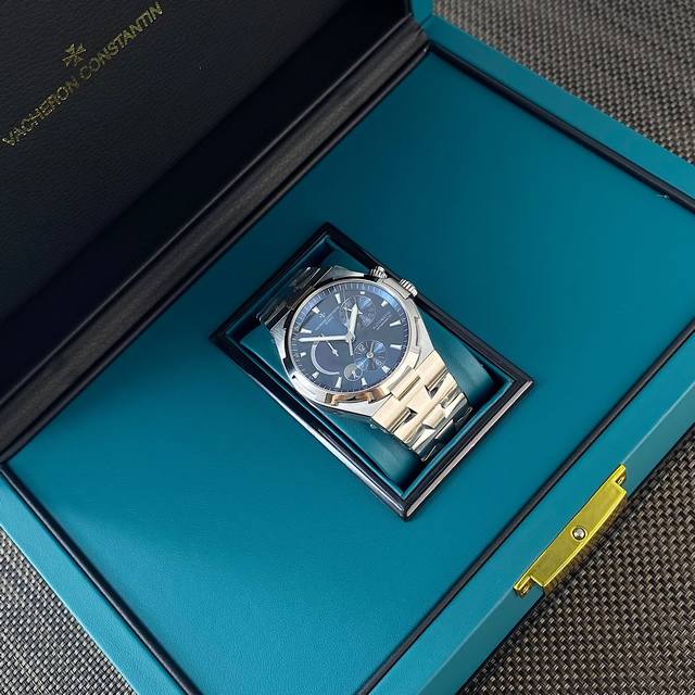 江诗丹顿 纵横四海多功能腕表 高雅绅士 尊贵非凡最强地表 名扬四海内 纵横表丛中 表壳 腕表尺寸42Mmx13.5Mm 高辨识度的马耳他八齿形圈口经典非凡 难度