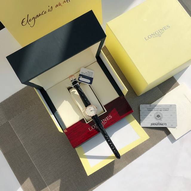 浪琴嘉兰女装石英系列，经典不败的浪琴超薄嘉岚系列-飞翼沙漏品牌所拥有的古老美学传统，淋漓尽致地展现了出来。 表壳弧形勾出超薄造型的标志性特色，展现简约斯文的气质