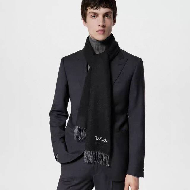 Lv Louis Vuitton's latest double-sided cashmere scarf! Export order. For those w