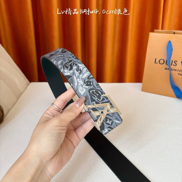 Lv Floral Camouflage 40Mm Reversible Belt is a clever reinterpretation of the ou