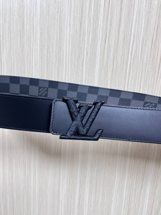 New seasonal style, 4.0mm wide black checkered pattern, imported calfskin leath