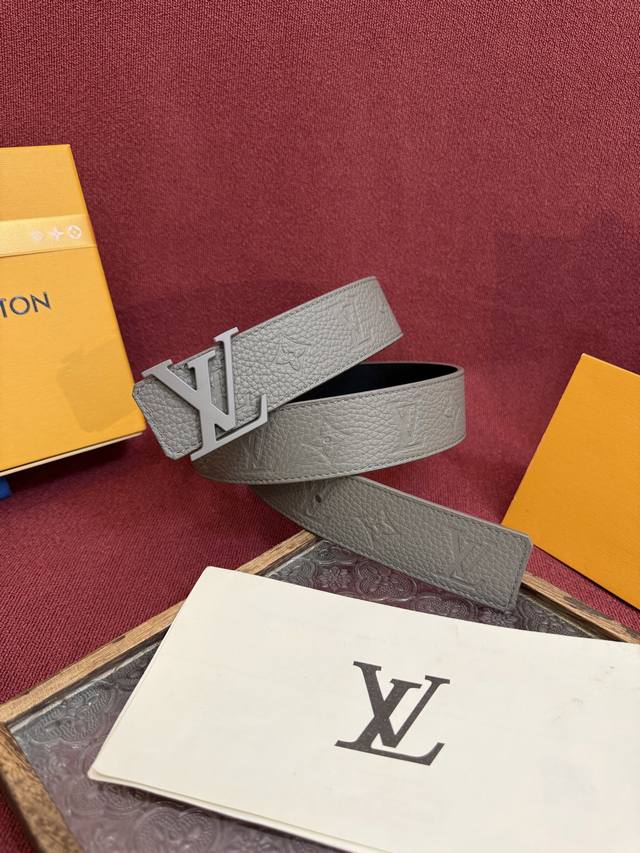 Lv Dimension Drift reversible belt exudes street style with classic Louis Vuitto