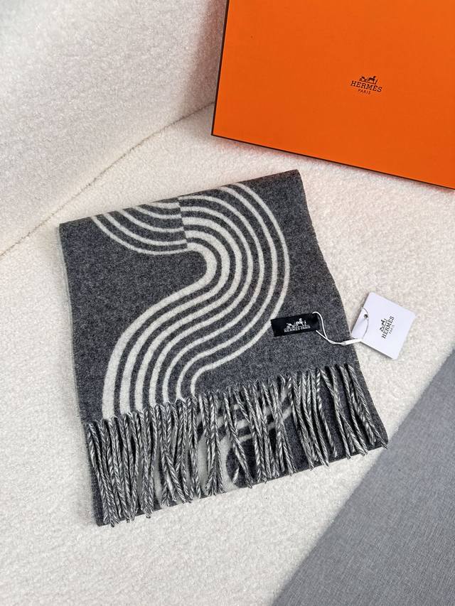 H's shop. New curved cashmere scarf, highly recommended! A rare high-end style!