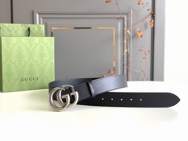 Comes with a full set of boutique gift box packaging. Gucci leather belt, impor