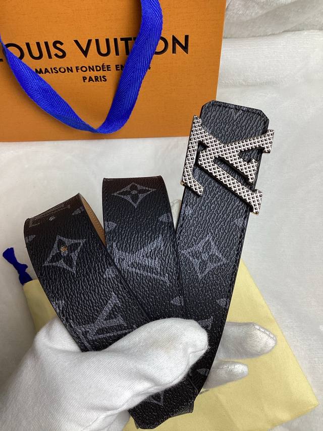 Unisex Grade: Original single item, same as in boutiques, original single buckl