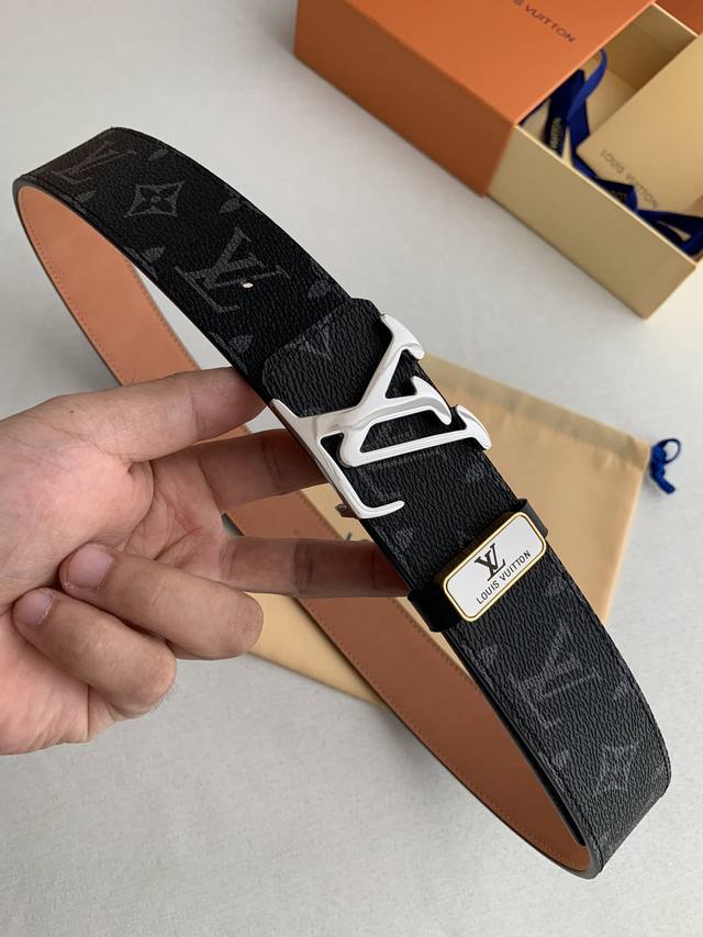 Product Name: Louis Vuitton Original Single Item Model: Reversible hook, classic