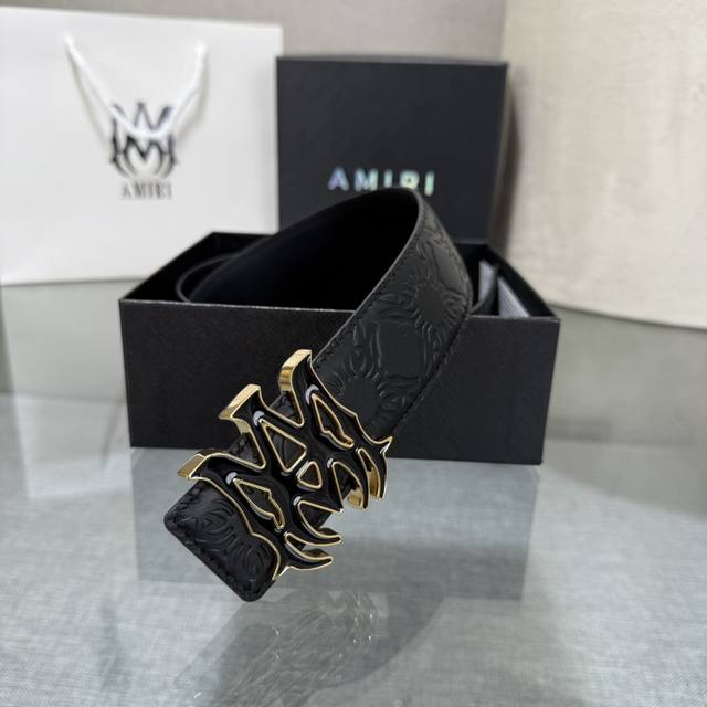 Amiri's latest trendy double-sided cowhide leather belt, complete with original