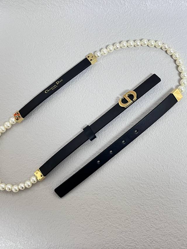 This season's new iconic Dior Caro beaded belt is meticulously crafted from whit