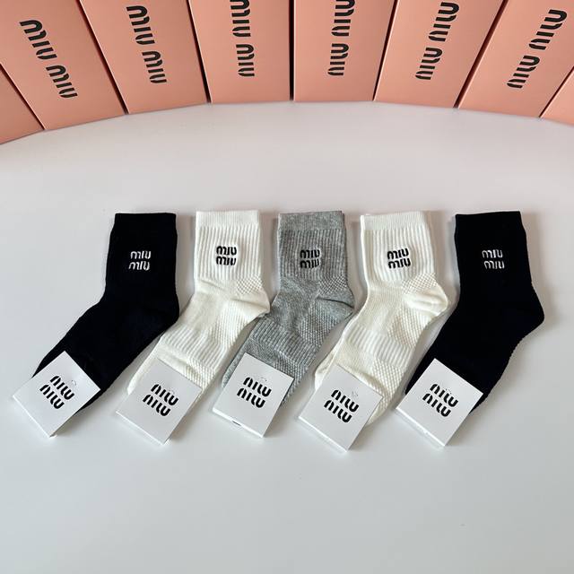 Special packaging for Miu Miu's new mid-length slouch socks! Five pairs per box,
