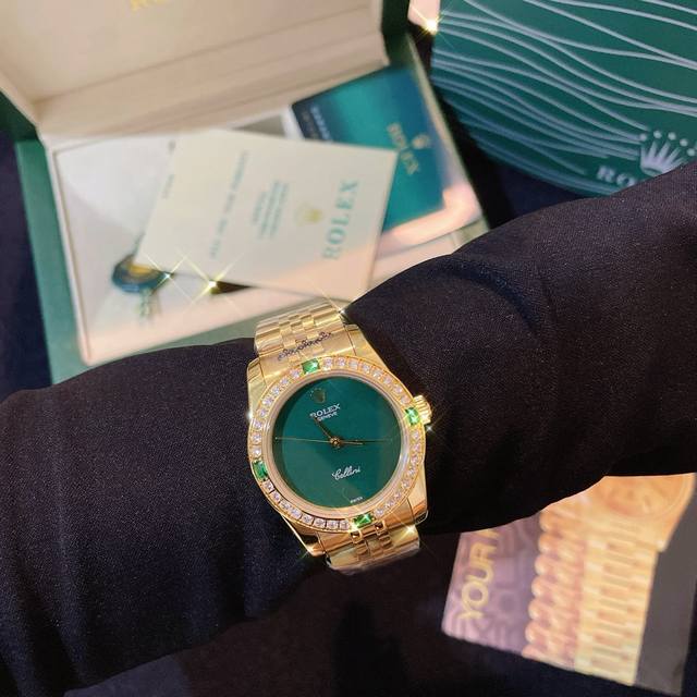 劳力士 款式: 日志女装机械腕表 机芯: 进口 原装机 镜面：蓝宝石玻璃镜面 表壳: 316L精钢壳套 表带: 实芯3珠精钢表带 尺寸：31Mm 12Mm 欢迎