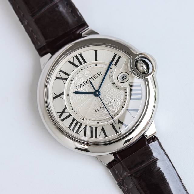 Af全市场独家对版 Cartier 蓝气球系列 全新推出，顶级原单品质！新年赠送大红鳄鱼皮一副 表盘直径:42Mm，男款尺寸 表带材质:美洲短吻鳄鱼皮，行业天花