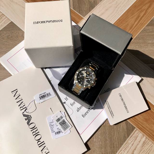 新款到！原厂阿玛尼男士腕表，Ar11361，水鬼系列，现代感与经典品味于腕间大气表露，款式时尚又复古，三盘六针，功能强悍，彰显酷雅商务型男，一如既往的精美鹰标设