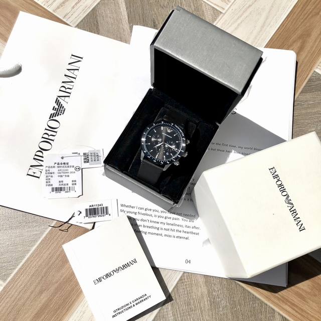 原厂阿玛尼 Armani 石英男表，专柜新款！本年度最火的男神款！Ar11243.时尚立体质感，多功能计时石英码表，进口石英机芯，时尚潮流范十足！30米生活防水