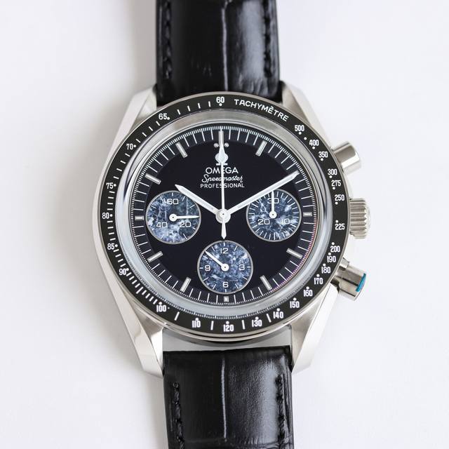 皮 钢 欧米茄 Omega 超霸系列 超霸“欧米茄的灵魂”手动3861背透款 最新登月第四代超霸腕表 31 .4 .99 2是一款经典的计时码表，尺寸和外观：腕