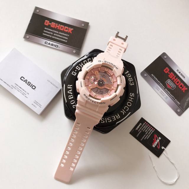 卡西欧110系列，最高版本，主要功能：抬手灯，防震防水，世界时间，倒计时，闹铃，间歇响报，全套包装一手！现货主推110系列爆款！小红书爆款男女佩戴都很帅气