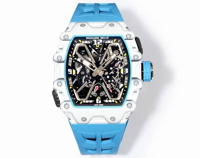 Richard Mille 』Rm 3系列已发布5款产品 一体机芯制作 纤薄壳套13.5 Mm 表壳采用超轻耐磨的石英碳纤维Ntpt与碳纤维Tpt制作，分别为：