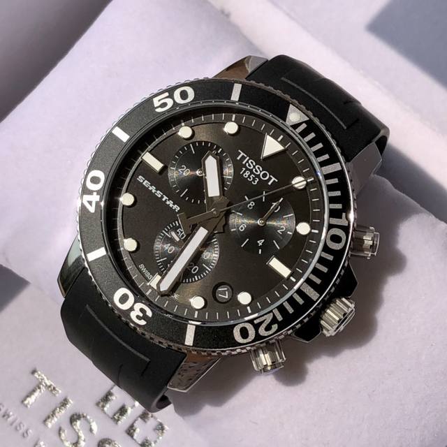 Original Tissot 天梭最新款T120六款系列石英男表，腕表设计大气刚毅，夜光涂层指针及刻度，黑暗环境中也能清晰读时，表盘圈口可单向旋转，原装瑞士机