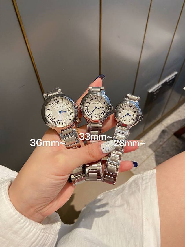 重磅来袭全球最火的款式之一！可以承载岁月的经典之作，永不过时！独家渠道！三个尺寸总共不到100卖一一节奏！分别为28-33-36-42Mm，机芯为石英机芯。世界