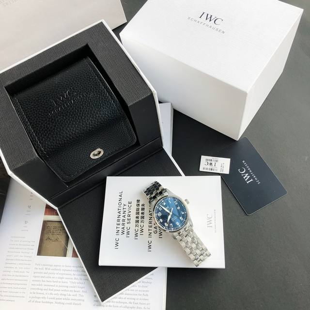 硬货首发，市场独家！Iw3270156 。316L精钢材质，非凡工艺，让小厂知难而退！万国飞行员马克十八传承腕表，采用原装瑞士Eta王牌机芯，40Mm表径，全数