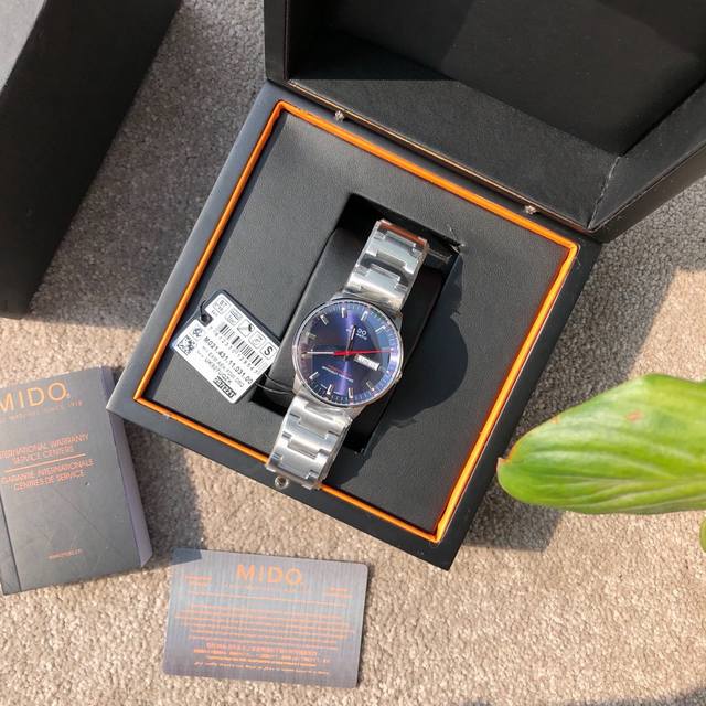 美度高端指挥官系列，原厂货 自动机械男表，搭载原装瑞士机芯，40Mm表径，蓝宝石玻璃，50M防水，大气设计渗透着美度一如既往的豁达与自信，原装保真！全套包装，，