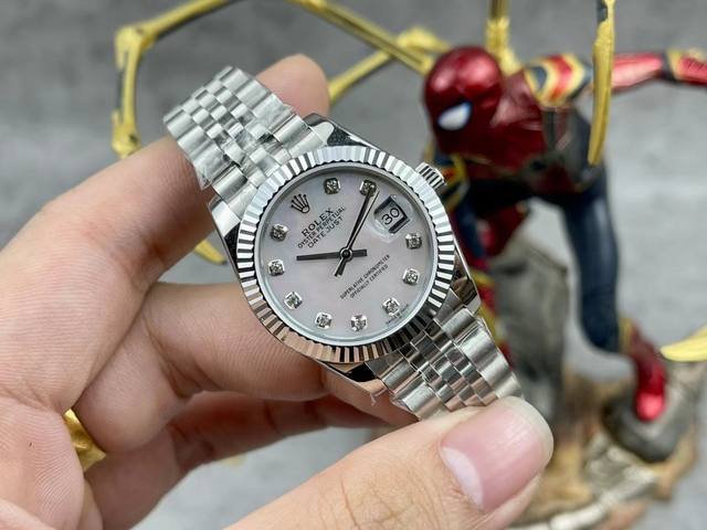 Gs强势回归Gs出彩之作 劳力士蚝式恒动日志型31Mm系列腕表，秀而不媚，恒久优雅！ 蚝式表壳，防水象征 腕表直径31Mm，厚度跟原装一致，数据吻合1.经典的蚝