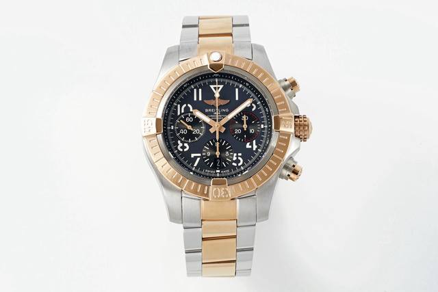 Bls 百年灵 最新复仇者B01计时腕表 原版开模顶级硬核登场 Avenger B01 Chronograph 45 直径大气的45Mm精钢表壳配以炭黑色,蓝色