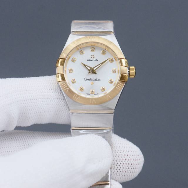 墙裂推荐 市场最高版本 双鹰星座系列经典女款升级版 市场顶级版本 双鹰星座系列！女神腕表！ 1搭载瑞士石英机芯！ 2蓝宝石玻璃原装浮雕底盖 3直径27毫米，厚度