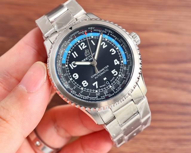 Bls Factory，必属精品百年灵飞行员传奇航空系列Rw8 经典之作，设计简约大气，时尚优雅，自动机械腕表，它搭载2824的机芯，走时准确，性能稳定。表壳直