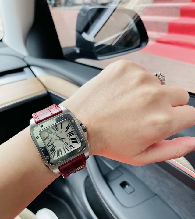 卡地亚 Santos100 山度士100大换装！ 男款最大号，老公的表。我自己是女款小号。 男表2009年，女表2010年都购于香港三宝表行 然后最近我在专柜配