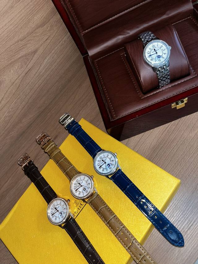 新款积家 全新升级的约会太闪了吧约会系列昼夜显示 双圈钻石更加闪耀精致性能也全面升级~ p： 金+20 钢带+20