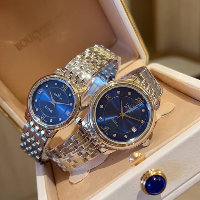 台湾厂 搭配红色包装礼品袋欧米茄蝶飞石英系列腕表 腕表女装尺寸27.4Mm 男装33Mm 进口瑞士石英机芯 316精钢表壳 防刮花玻璃 认证细节：原装表扣 别具