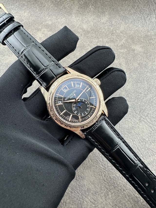 Gr工厂p推荐 精雕细琢，雅动合一。百达翡丽复杂多功能系列5205G-013重磅登场，迄今推出的首款雕花Nautilus复杂腕表，以超复杂的工艺技术打造休闲运动