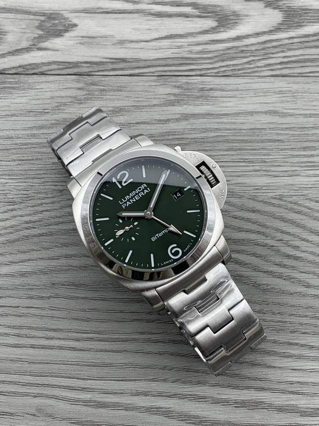 Sj出品 品牌：沛纳海--panerai 系列 ：庐米诺系列 pam01640 类型：男士顶级腕表 机芯：全自动机械机芯 表壳：316L精钢表壳 镜面：矿物强化
