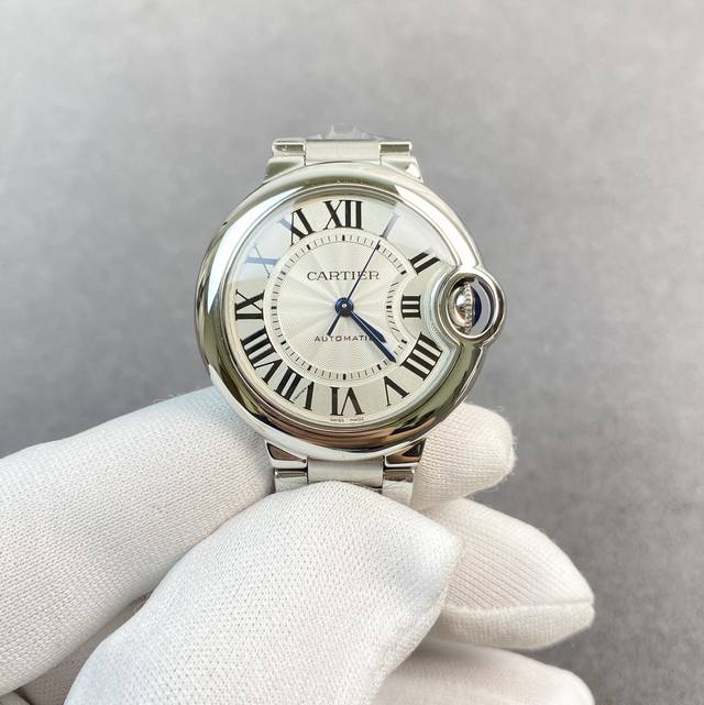 Af卡地亚蓝气球系列，33Mm直径！搭载定制瑞士机芯改的卡地亚专用076一档调时间机芯！顶级女款蓝气球！同步官网最新款！正品开模，用心完美升级！底盖及表扣全部同