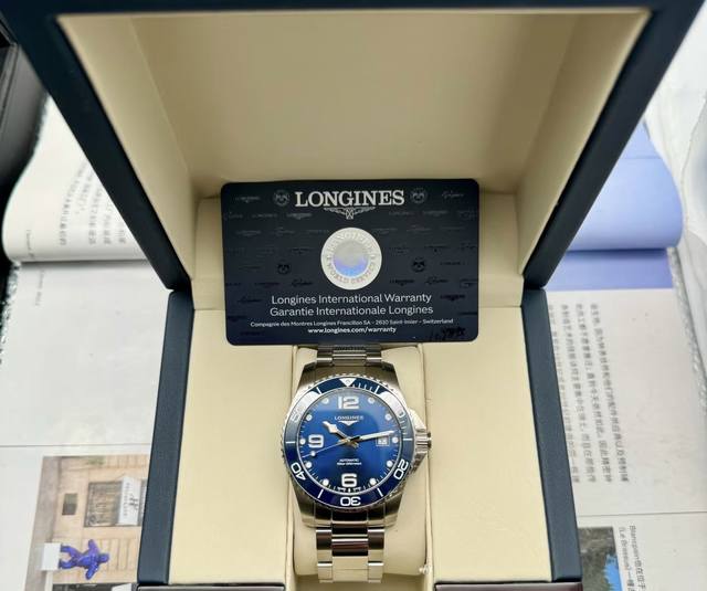 超强夜光，官网同步明星产品 专为追求卓越品质和拥有优雅态度的品味人士设计 康卡斯潜水系列。 采用全新全新进口机零故障精准走时性能稳定 表壳采用高科技材质历久弥新