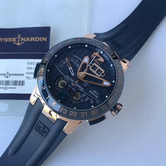 Twa出品 无限创意 品鉴雅典 航海世家 El Toro Black Toro万年历腕表 复刻天文台认证机芯:Un-32自动上链机芯 专利双窗口大日历 表壳材质