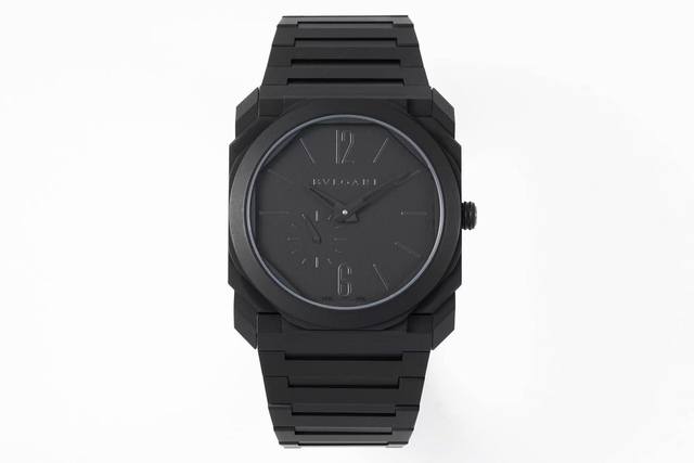 宝格丽Octo Finissimo是Octo系列中非常受欢迎的表款，以超薄而闻名。Octo Finissimo的设计灵感来自于罗马的马克森提斯殿，这一标志性的建