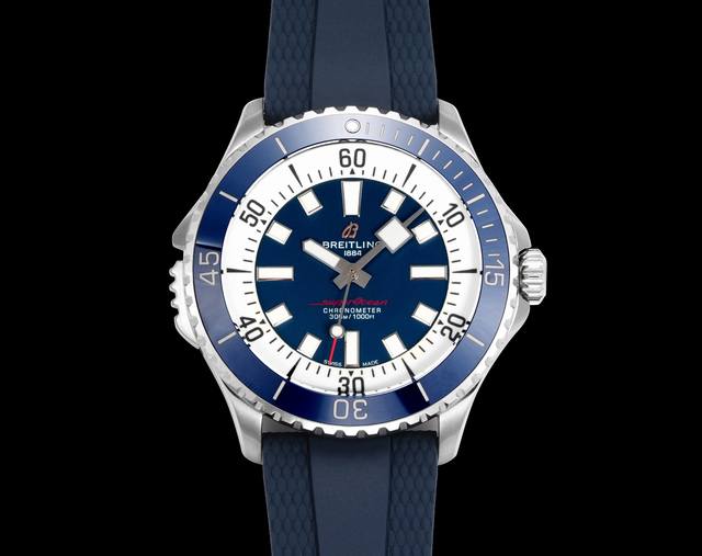 Mm市场首发双向旋转圈口带锁止开关，突破原装技术壁垒 超级海洋腕表 Superocean 沿用了“Slow Motion”著名的设计语言，同时增加了陶瓷镶嵌表圈