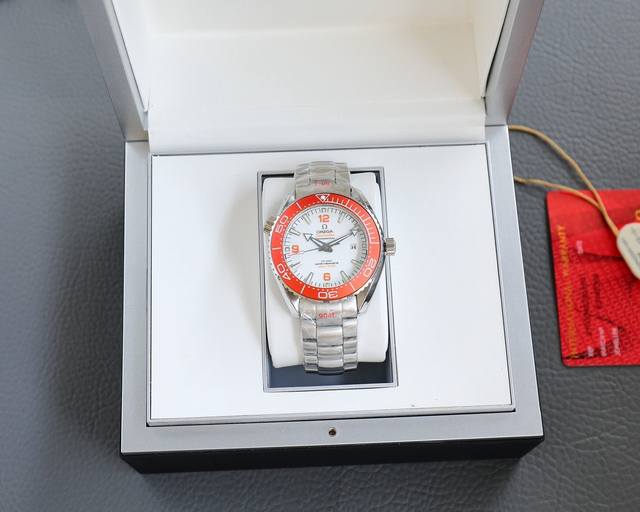 海马 米夹板机到货 2025年度官方强烈推荐欧米茄海马 米潜水腕表全网独家品质 机芯 搭载同轴8900夹板，修正机芯8900还原一体机 表扣 钢带采用原版表扣