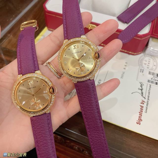 卡地亚蓝气球新款女表系列！高贵紫色荔枝纹小牛皮单排钻石四角钻此款腕表具有弄厚的古典气感，钻点刻度，设计大气且耐看，瑞士石英机芯 尺寸36Mm 中古美表不仅满满的