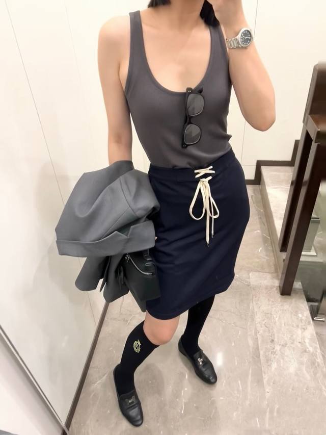 Packaged DDD 2 pairs per box DDD Gucci DDD Super hot item! Popular calf socks,