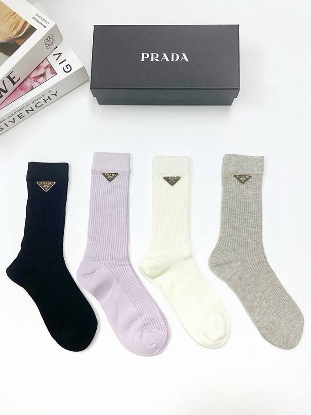 Packaged DDD One box contains 4 pairs DDD Prada classic logo ultra-thin seamles