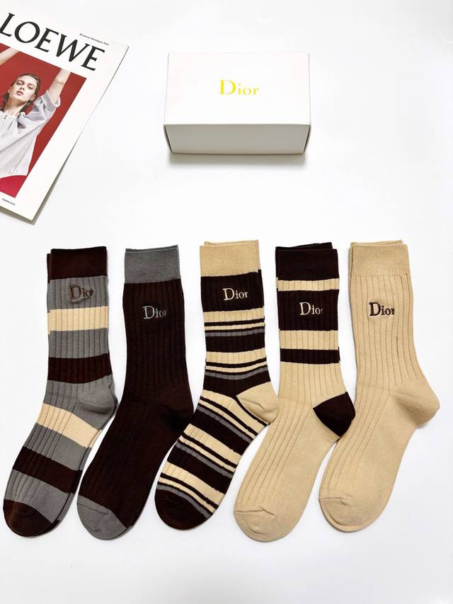 Packaged DDD One box contains 5 pairs DDD Dior classic embroidered logo blend m