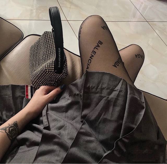 Comes with packaging DDD One pair of Balenciaga classic flocked letter stocking