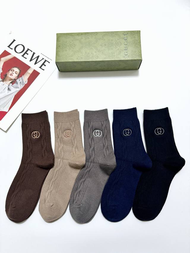 Packaged DDD One box contains 5 pairs of men's socks DDD Gucci classic embroide