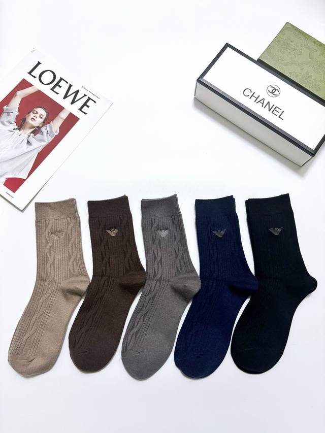 Packaged DDD One box contains 5 pairs of men's socks DDD Armani classic embroid
